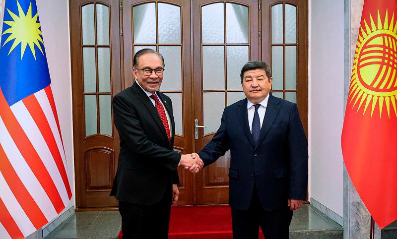 Malaysia berhasrat jalin kerjasama dengan republik KYRGYZ, terokai pelbagai bidang Malaysia berhasrat jalin kerjasama dengan republik KYRGYZ, terokai pelbagai bidang