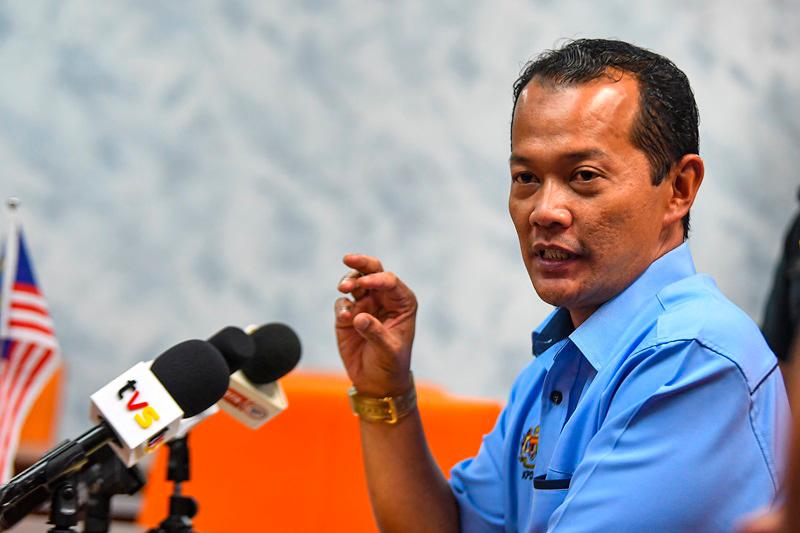 Malaysia condemns continued barbaric airstrikes by Israel in Gaza , calls for global action Malaysia condemns continued barbaric airstrikes by Israel in Gaza , calls for global action