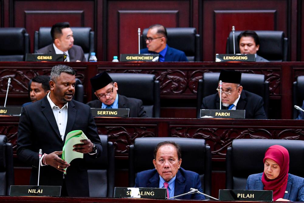 Malaysia plans to introduce “orangutan diplomacy” in palm oil trading nations - Johari Malaysia plans to introduce “orangutan diplomacy” in palm oil trading nations - Johari