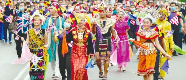 Malaysia poised to be symbol of unity
