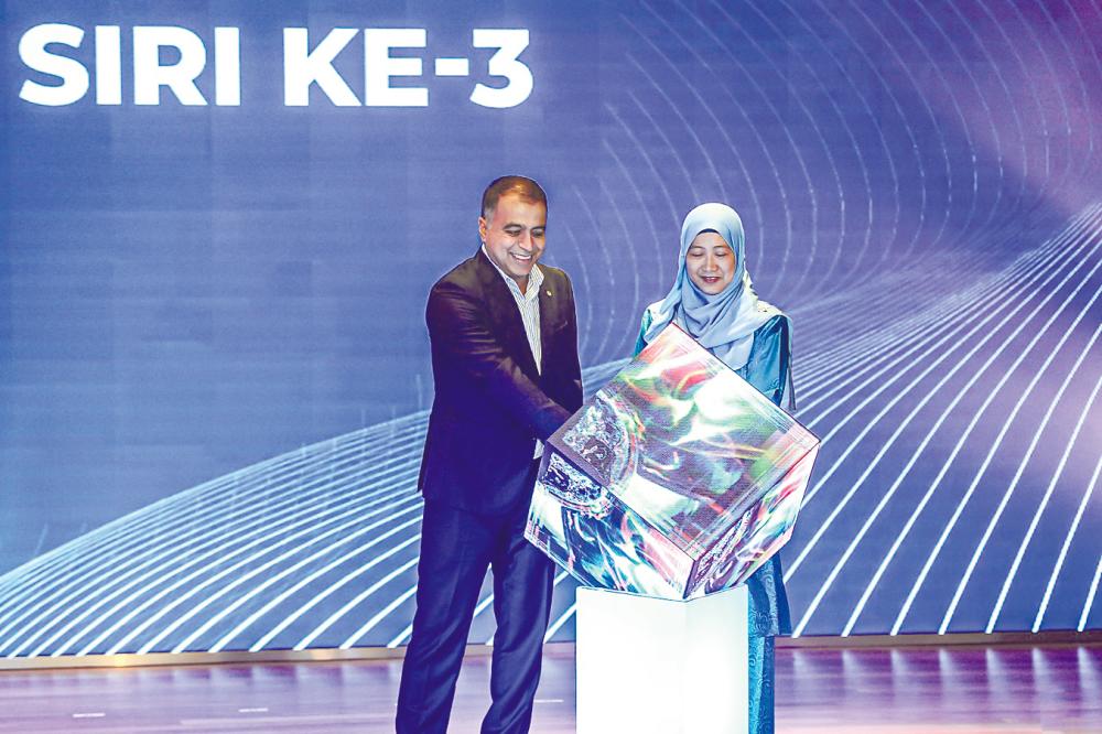 Malaysia targets 90% cashless payment by 2025