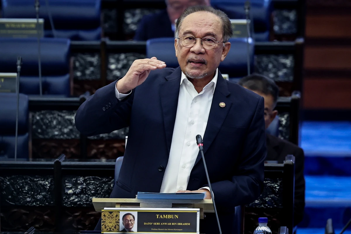 Malaysia rejects floating fuel prices to protect citizens