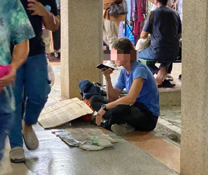 Malaysian_calls_out_tourist_begging_at_Kedah_rest_stop Malaysian calls out tourist begging at Kedah rest stop