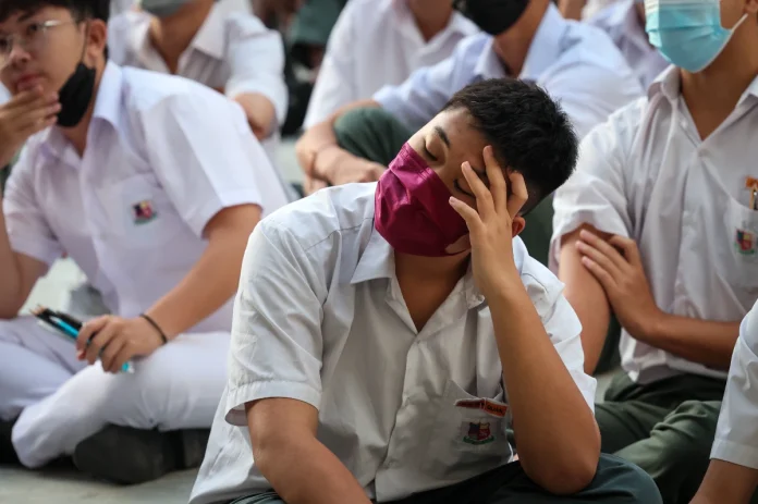 Malaysian claims motivational speakers do not benefit school students, netizens agree