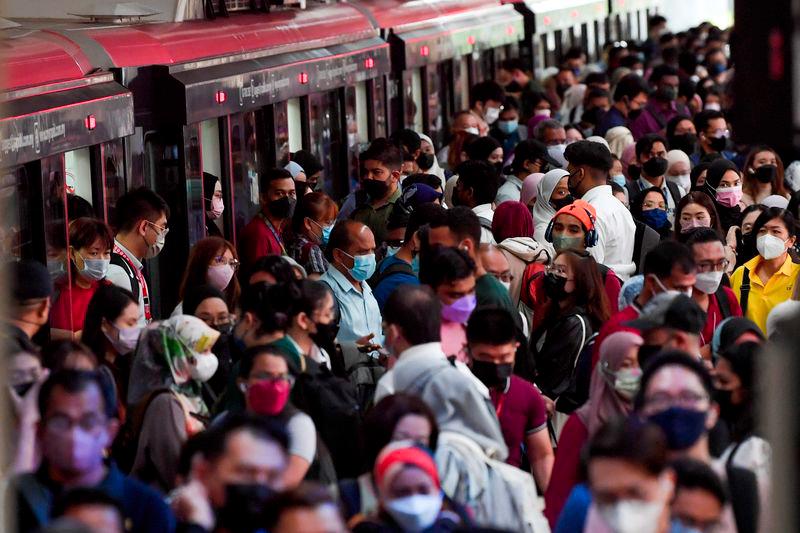 Malaysians challenged with high cost of living, work burdens and gadget addiction - LPPKN Malaysians challenged with high cost of living, work burdens and gadget addiction - LPPKN