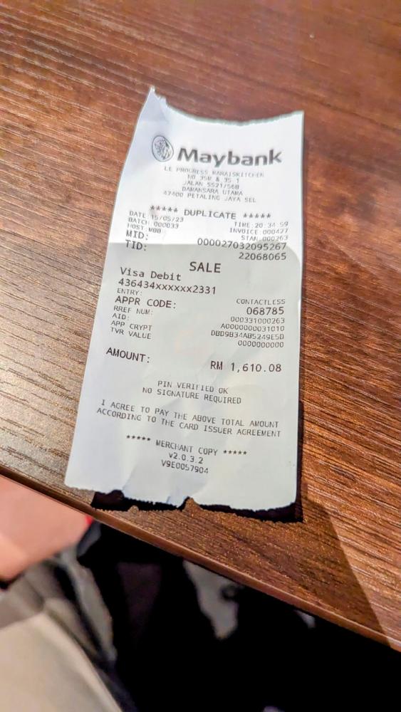 Man scammed by Chinese-Taiwanese woman into spending RM1610 on red wine after first date