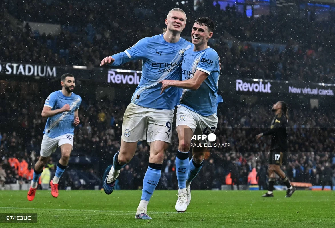 Manchester_City_cut_Arsenal_s_lead_with_3-0_Fulham_win