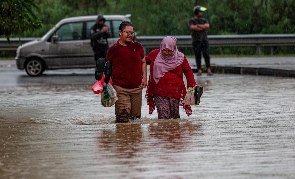 Mangsa banjir di Kedah meningkat, di Perak menurun Mangsa banjir di Kedah meningkat, di Perak menurun