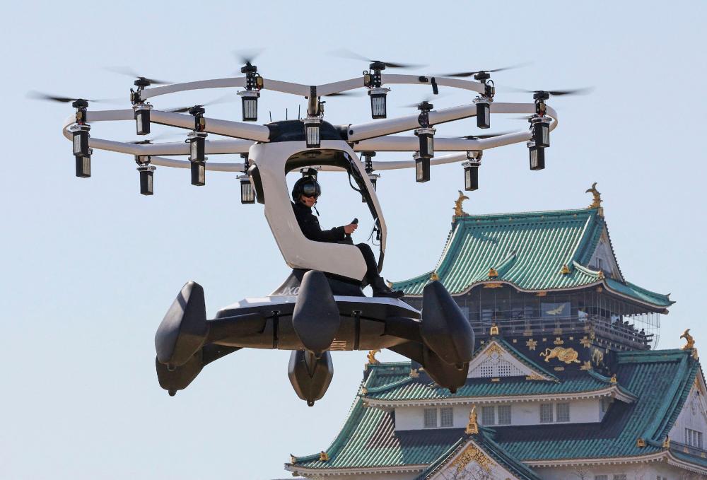 Manned flying car makes 1st outdoor flight in Japan Manned flying car makes 1st outdoor flight in Japan