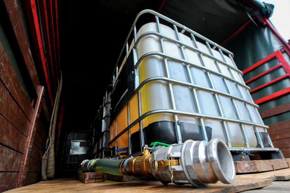 Marine Police cripple syndicate’s attempt to smuggle subsidised diesel to Thailand
