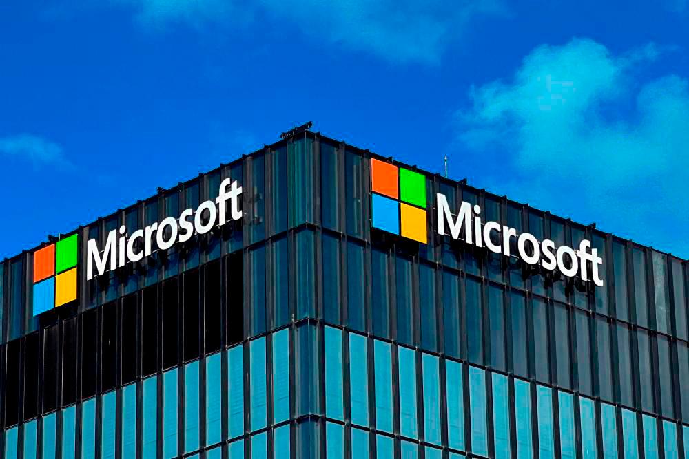 Microsoft informs customers that Russian hackers spied on emails Microsoft informs customers that Russian hackers spied on emails