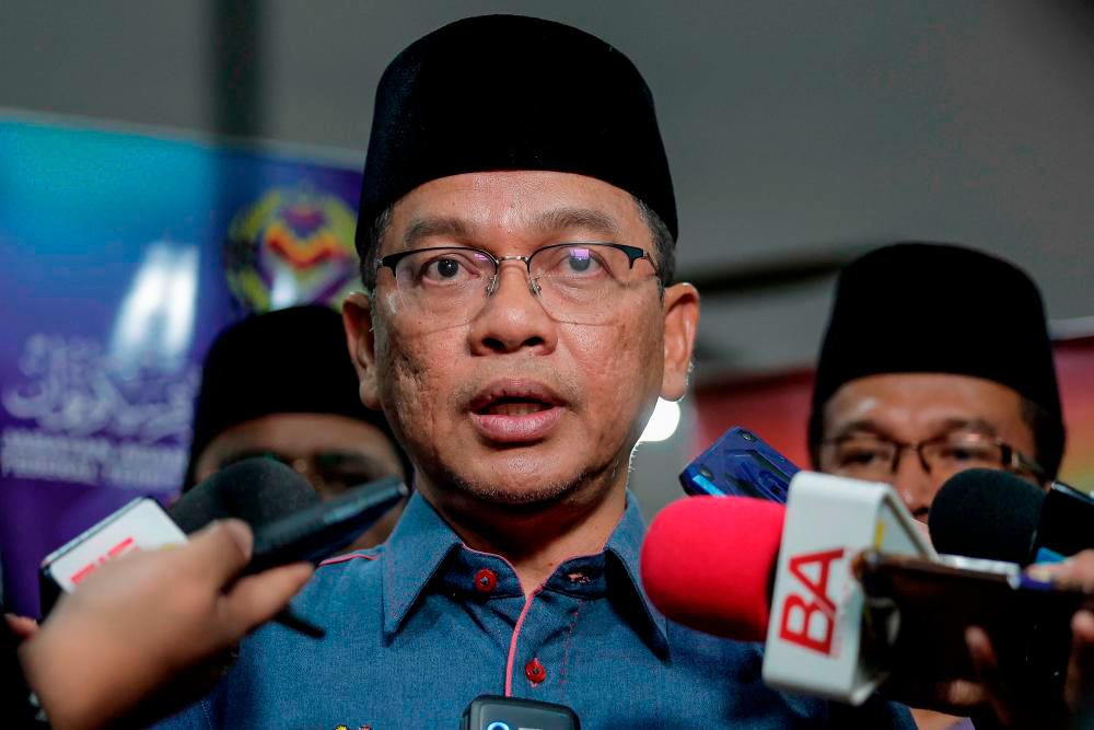 Mohd Na'im: Don't turn mosques, surau into political arena 
