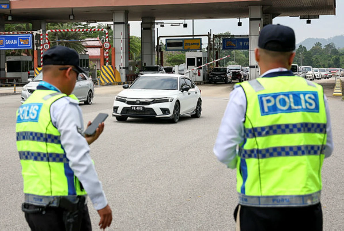 More_cops__less_chaos__Op_Selamat_25_hits_roads_ahead_of_CNY More cops, less chaos: Op Selamat 25 hits roads ahead of CNY