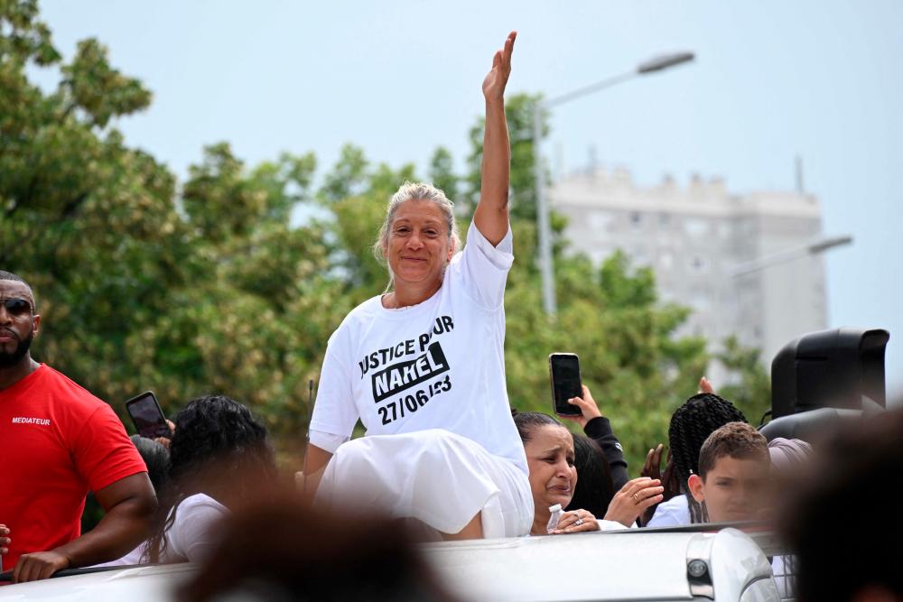 Mother of French shooting victim says officer 'saw an Arab face' Mother of French shooting victim says officer 'saw an Arab face'