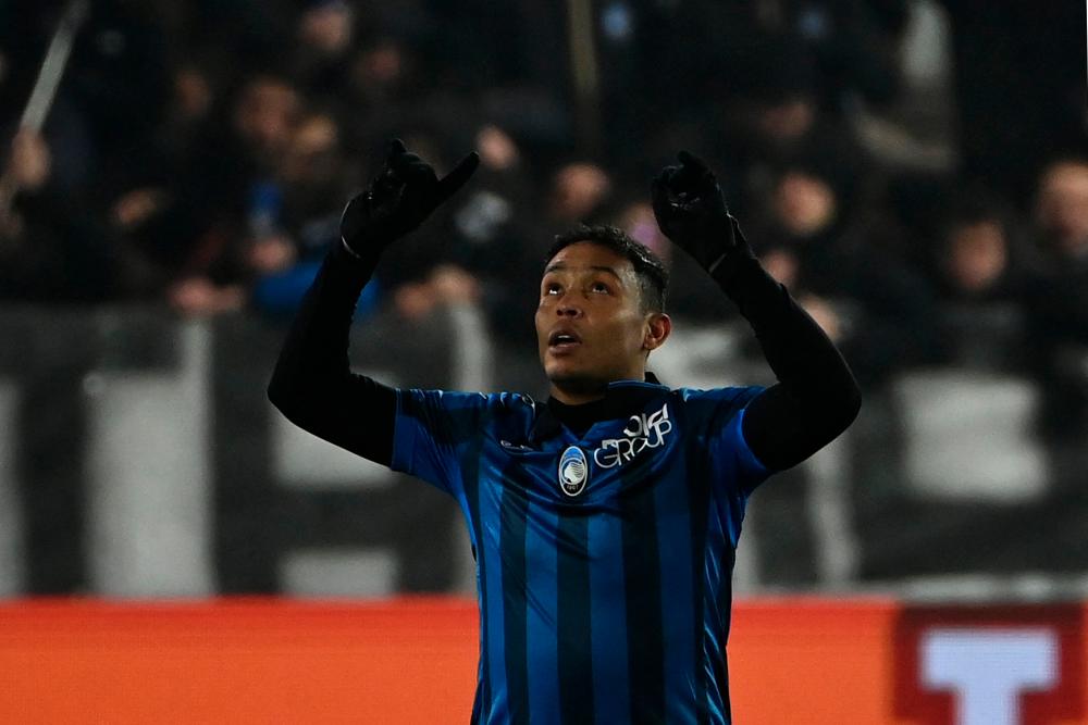 Muriel late backheel takes Atalanta past AC Milan