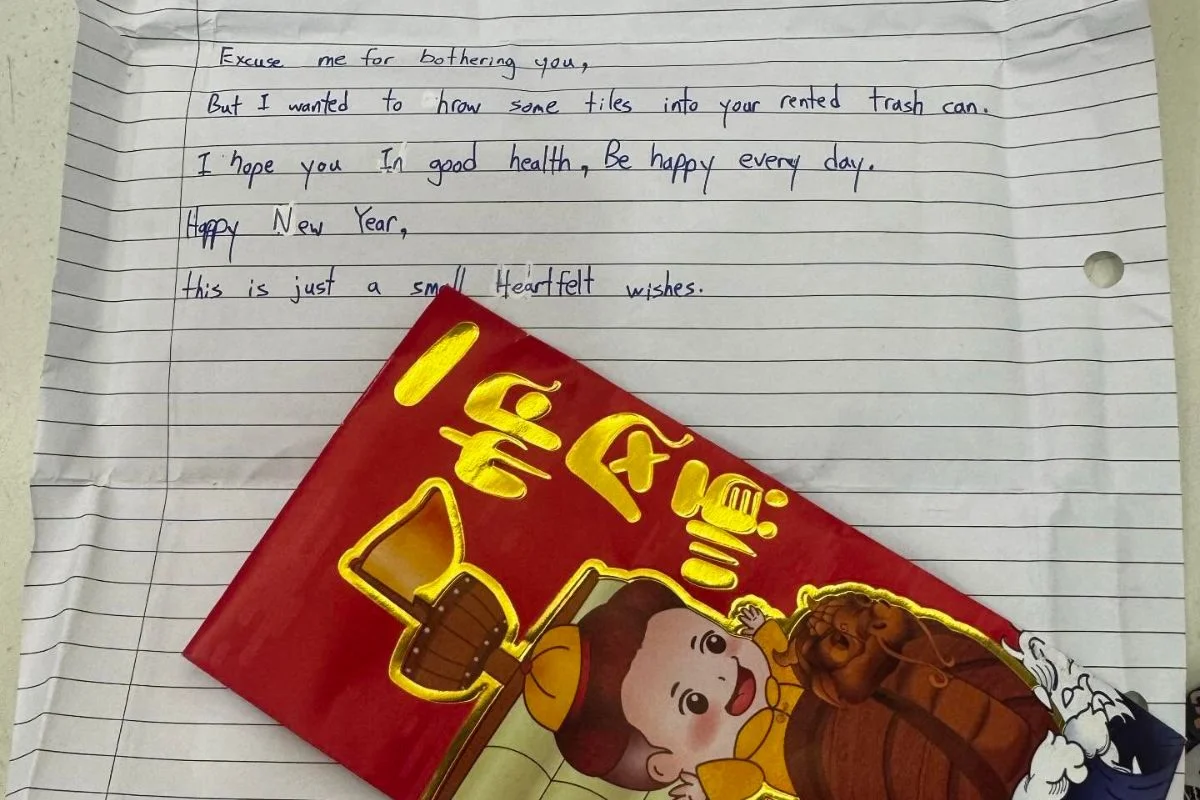 Mystery_angpow_and_polite_letter_warms_neighbour_s_heart