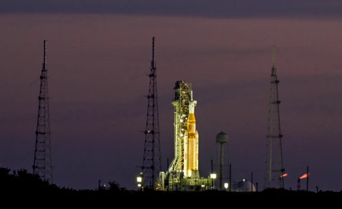 NASA astronauts to carry latest smartphones on moon missions