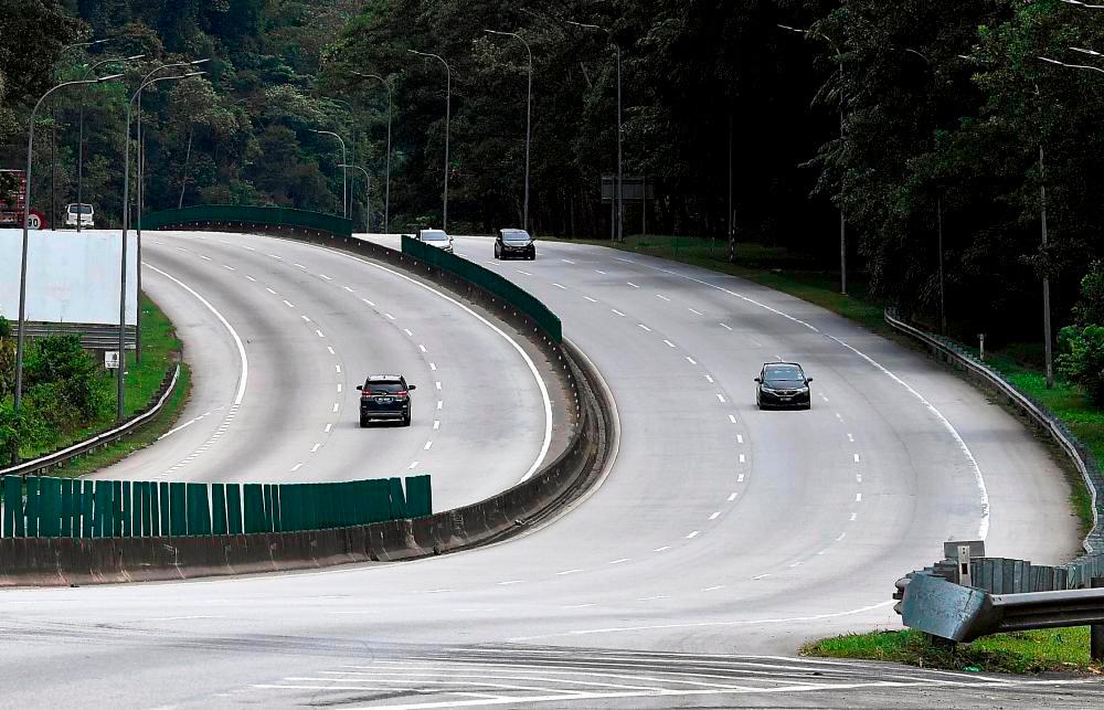 Nanta: Tanah mendap di LPT1 dipercayai berpunca daripada runtuhan cerun tambak Nanta: Tanah mendap di LPT1 dipercayai berpunca daripada runtuhan cerun tambak