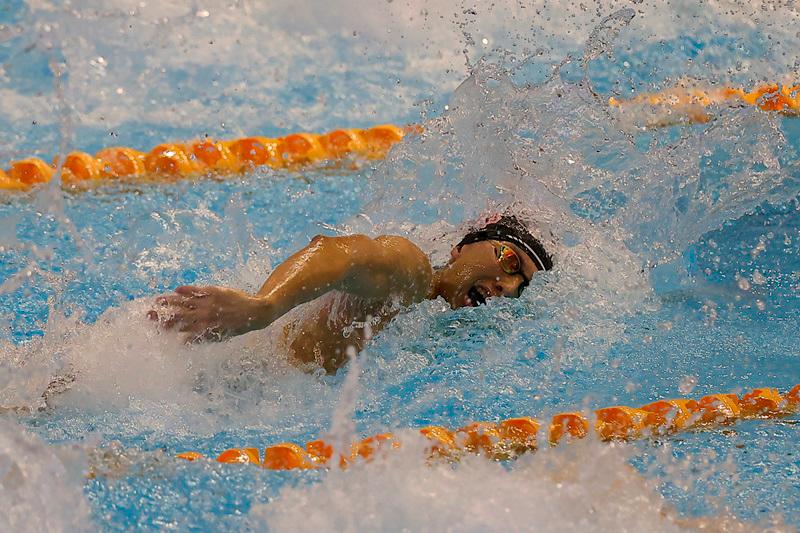 National swimmer Hoe Yean splashes his way to 400m freestyle gold in Singapore National swimmer Hoe Yean splashes his way to 400m freestyle gold in Singapore