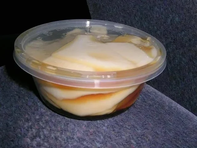 Netizen_upset_over_jelly_sold_as__tau_fu_fa__at_bazaar