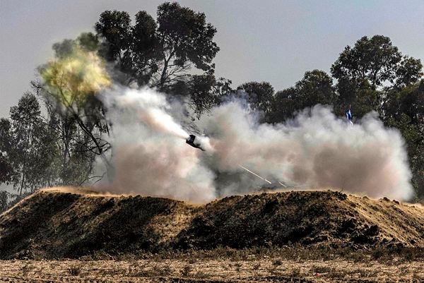 New Delhi to restrict vehicles as pollution spikes New Delhi to restrict vehicles as pollution spikes