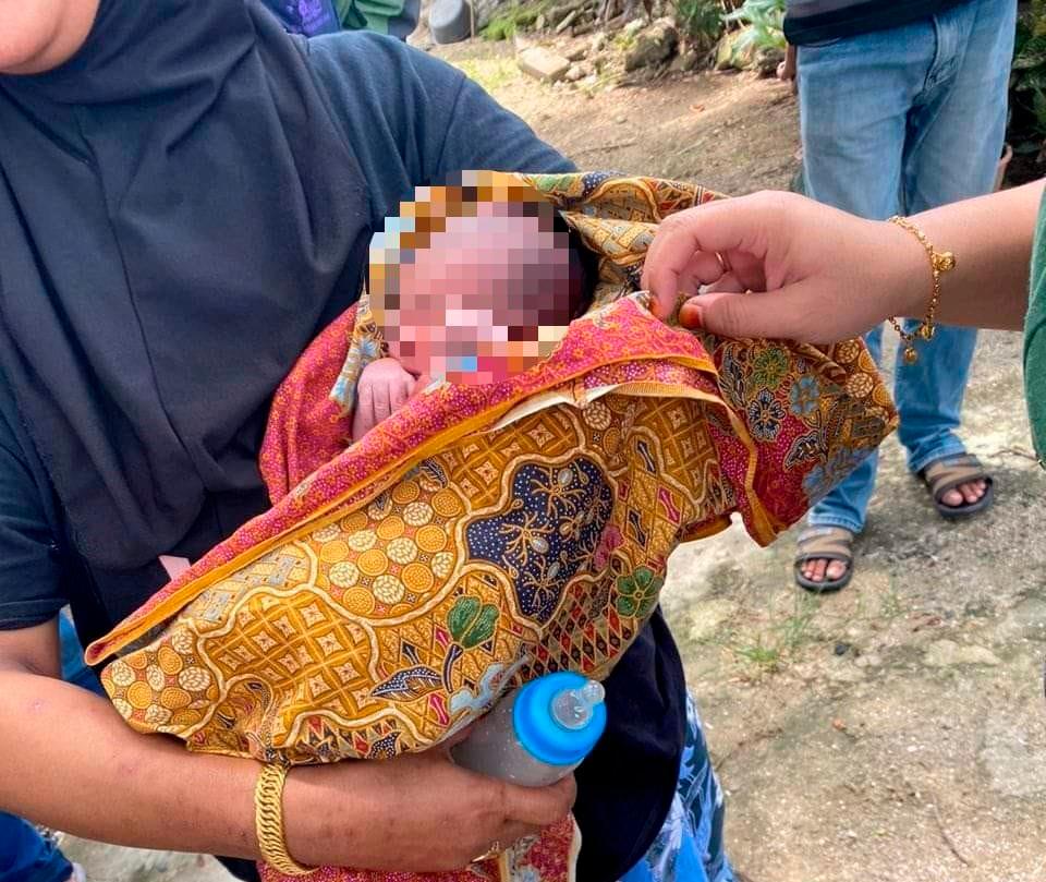 Newborn baby found abandoned near factory Newborn baby found abandoned near factory
