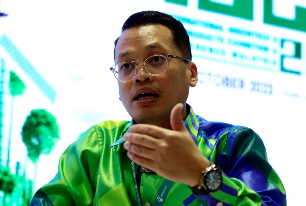 Nik Nazmi: PKR sedia dengar suara pimpinan, ahli pastikan tiada dipinggirkan Nik Nazmi: PKR sedia dengar suara pimpinan, ahli pastikan tiada dipinggirkan