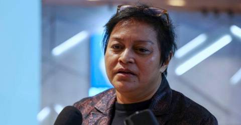 No proposed amendment to Anti-Hopping Act submitted - Azalina No proposed amendment to Anti-Hopping Act submitted - Azalina
