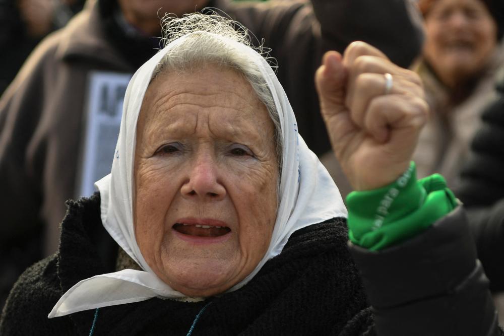 Nora Cortinas of Argentina’s ‘Mothers’ rights group dies at 94 Nora Cortinas of Argentina’s ‘Mothers’ rights group dies at 94