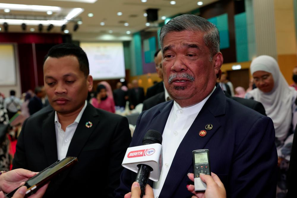 Nothing to hide in decision to award egg importation contract to company: Mohamad Sabu Nothing to hide in decision to award egg importation contract to company: Mohamad Sabu