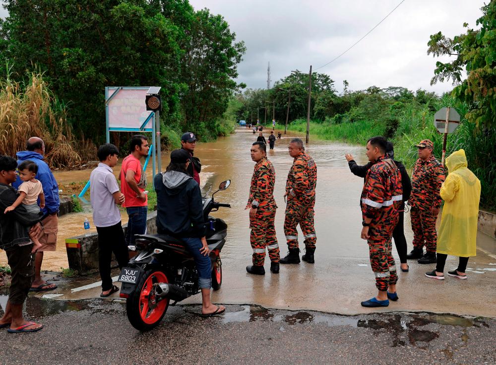 Number of flood evacuees in five states soars to over 27,000