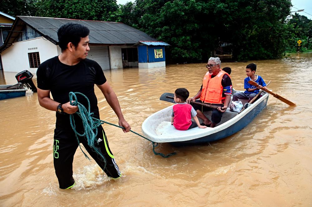 Number of flood victims in Kelantan, Pahang, Sabah continues to rise 