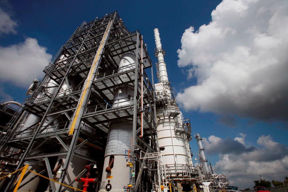 Oil prices steady after Russia says global crude markets in balance