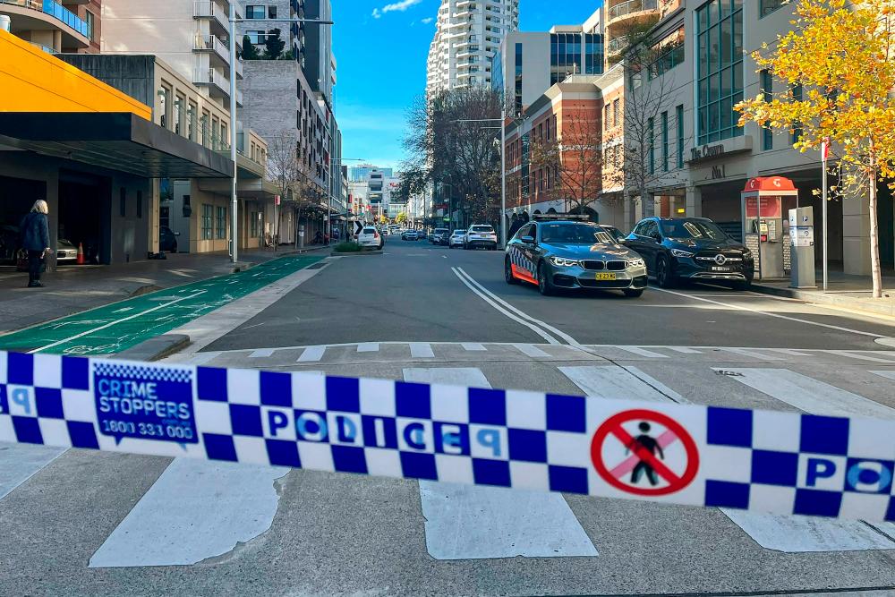 One dead in 'gang' shooting in Sydney's Bondi neighborhood One dead in 'gang' shooting in Sydney's Bondi neighborhood