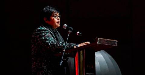 Online Safety Bill not to curb freedom of speech - Azalina Online Safety Bill not to curb freedom of speech - Azalina