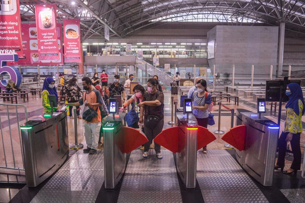 Open payment at Klang Valley KTMB to start from mid-Nov - Loke
