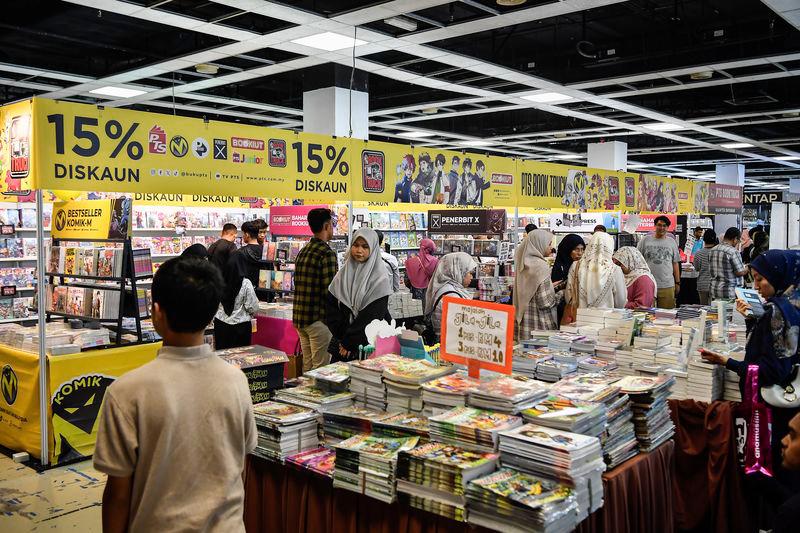 Over 100,000 book vouchers redeemed in three-day period - Fadhlina