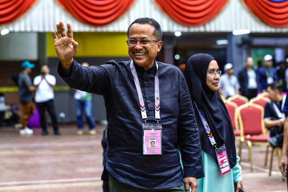 PAS retains Kemaman parliamentary seat PAS retains Kemaman parliamentary seat