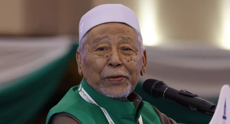 PAS_spiritual_leader_Hashim_Jasin_in_ICU_after_stent_procedure