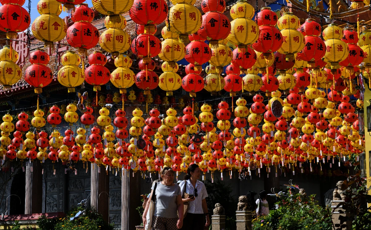 Sea of lanterns casts magical aura over Kek Lok Si Temple to herald Chinese New Year Sea of lanterns casts magical aura over Kek Lok Si Temple to herald Chinese New Year