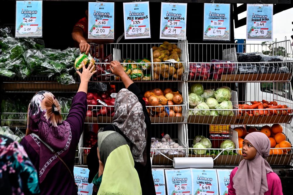 PJR bantu penduduk tempatan dapatkan bekalan musim MTL
