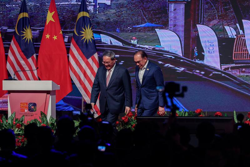 PM Anwar mahu projek ECRL disegerakan PM Anwar mahu projek ECRL disegerakan