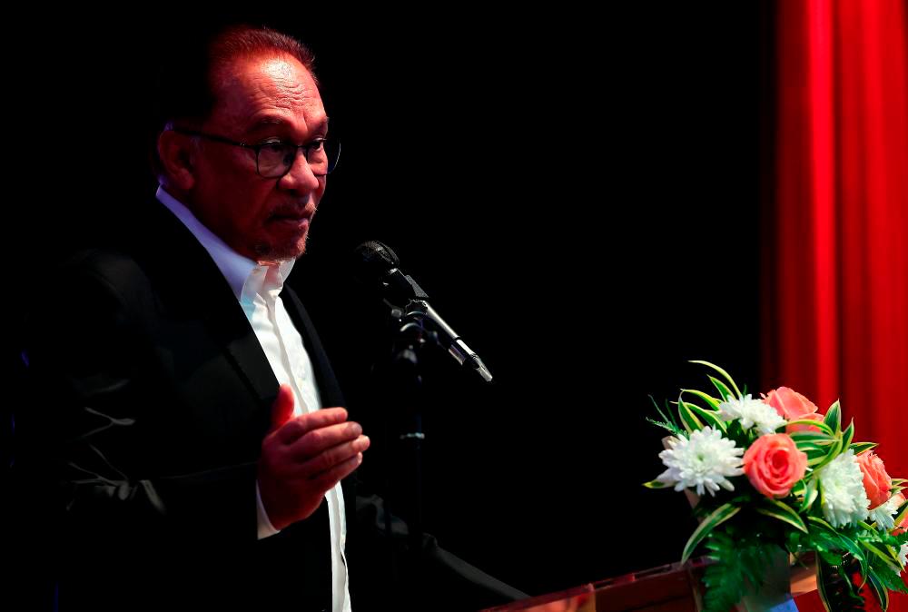 PM Anwar saddened by demise of national hero Awang Askandar PM Anwar saddened by demise of national hero Awang Askandar