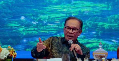 PM Anwar urges swift action in facing fierce regional competition