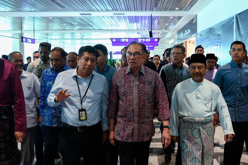 PM Anwar visits new LTSIP terminal PM Anwar visits new LTSIP terminal