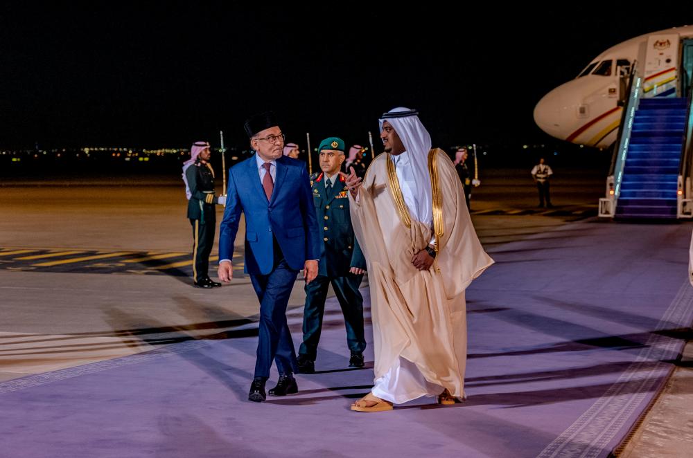 PM arrives in Riyadh for inaugural ASEAN-GCC Summit PM arrives in Riyadh for inaugural ASEAN-GCC Summit