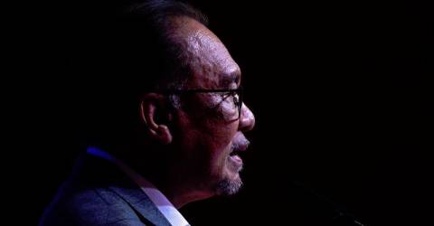PM extends condolences to families of Raja Petra, Muhamad Mustafa