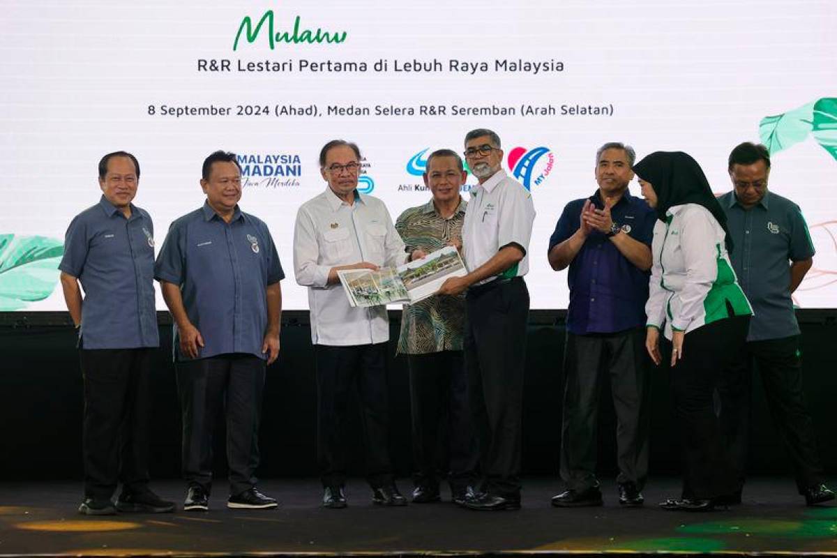 PM rasmi R&R lestari pertama di lebuh raya Malaysia PM rasmi R&R lestari pertama di lebuh raya Malaysia