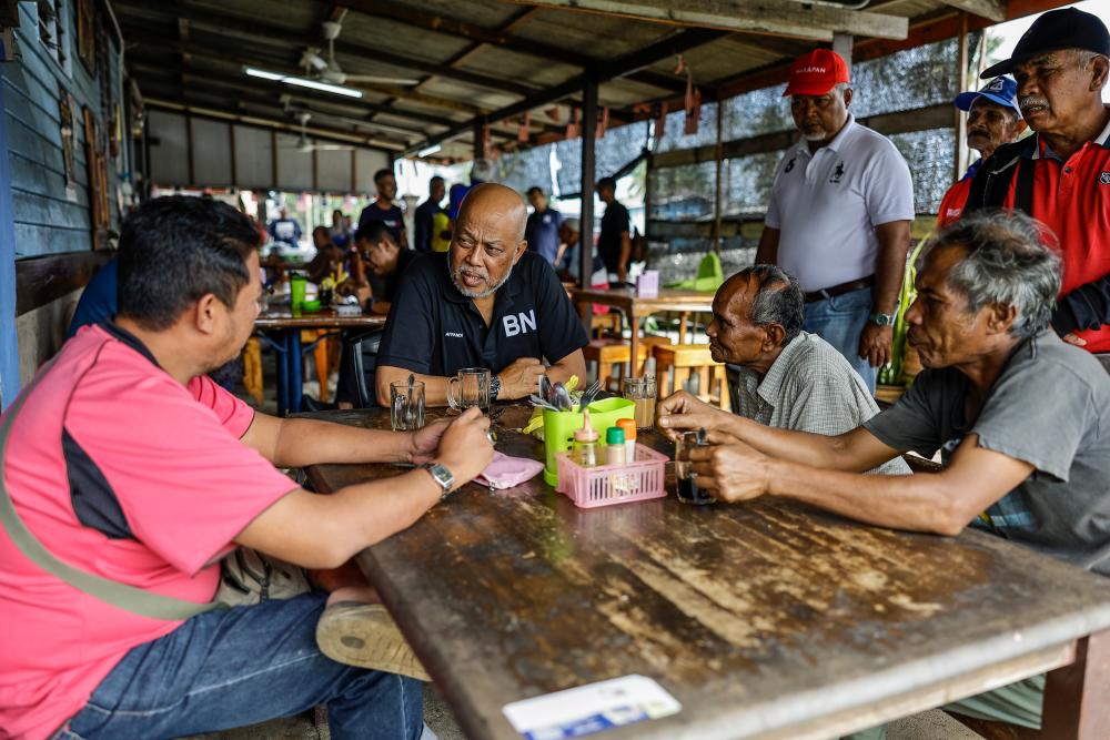PRK Kemaman: Pengundi muda atau tua perlu dihormati - Raja Mohamed Affandi