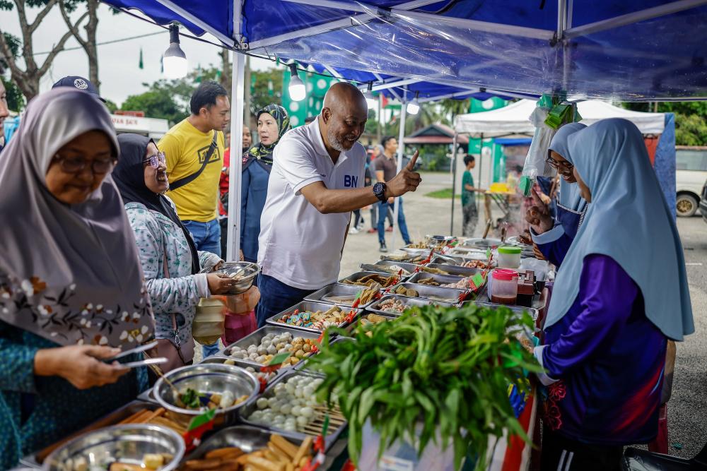 PRK Kemaman: Raja Mohamed Affandi lega penerimaan baik pengundi PRK Kemaman: Raja Mohamed Affandi lega penerimaan baik pengundi